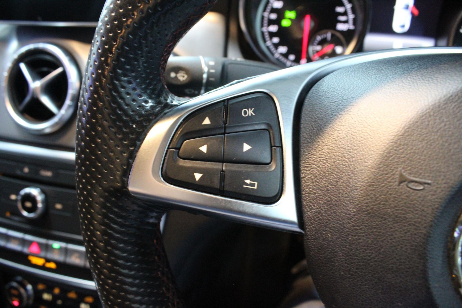 Used Mercedes-Benz CLA 2017 for sale - 75964779: Photo 43