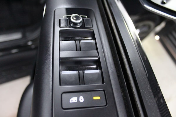 Used Land Rover Discovery 2019 for sale - 74433788: Photo 57