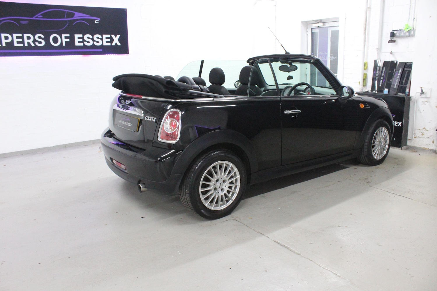 Used MINI Convertible 2014 for sale - 76059527: Photo 30