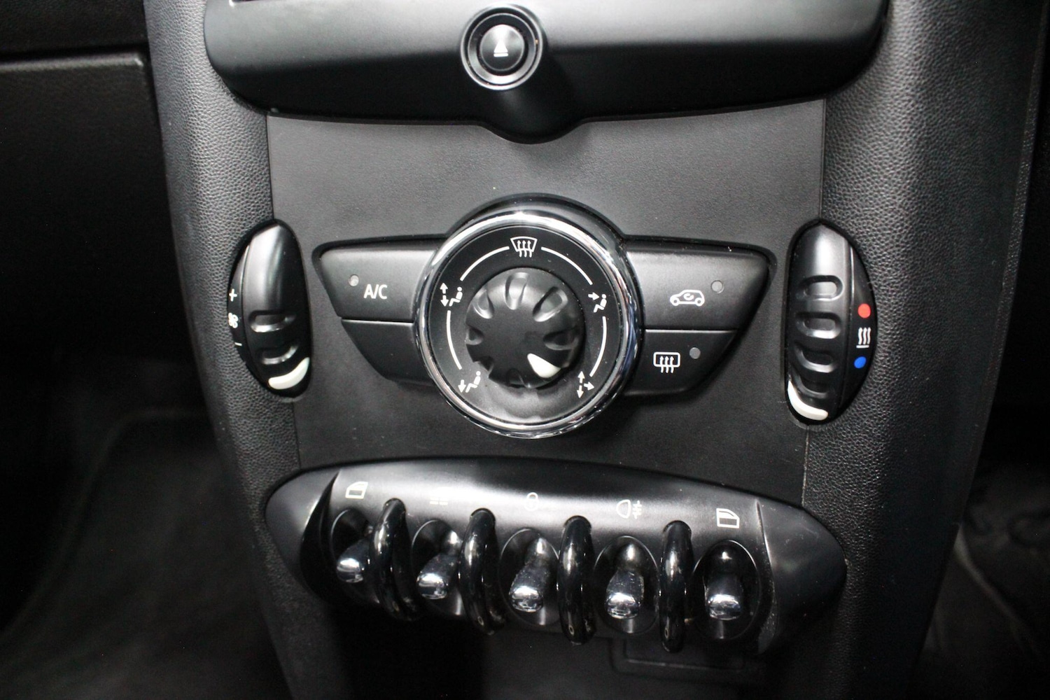 Used MINI Convertible 2014 for sale - 76059527: Photo 40