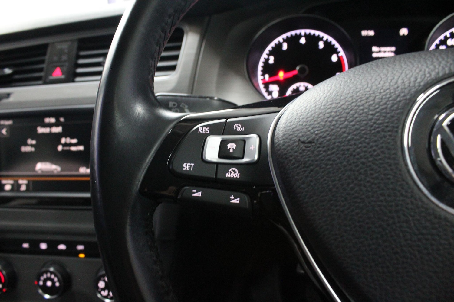 Used Volkswagen Golf 2015 for sale - 76370609: Photo 33