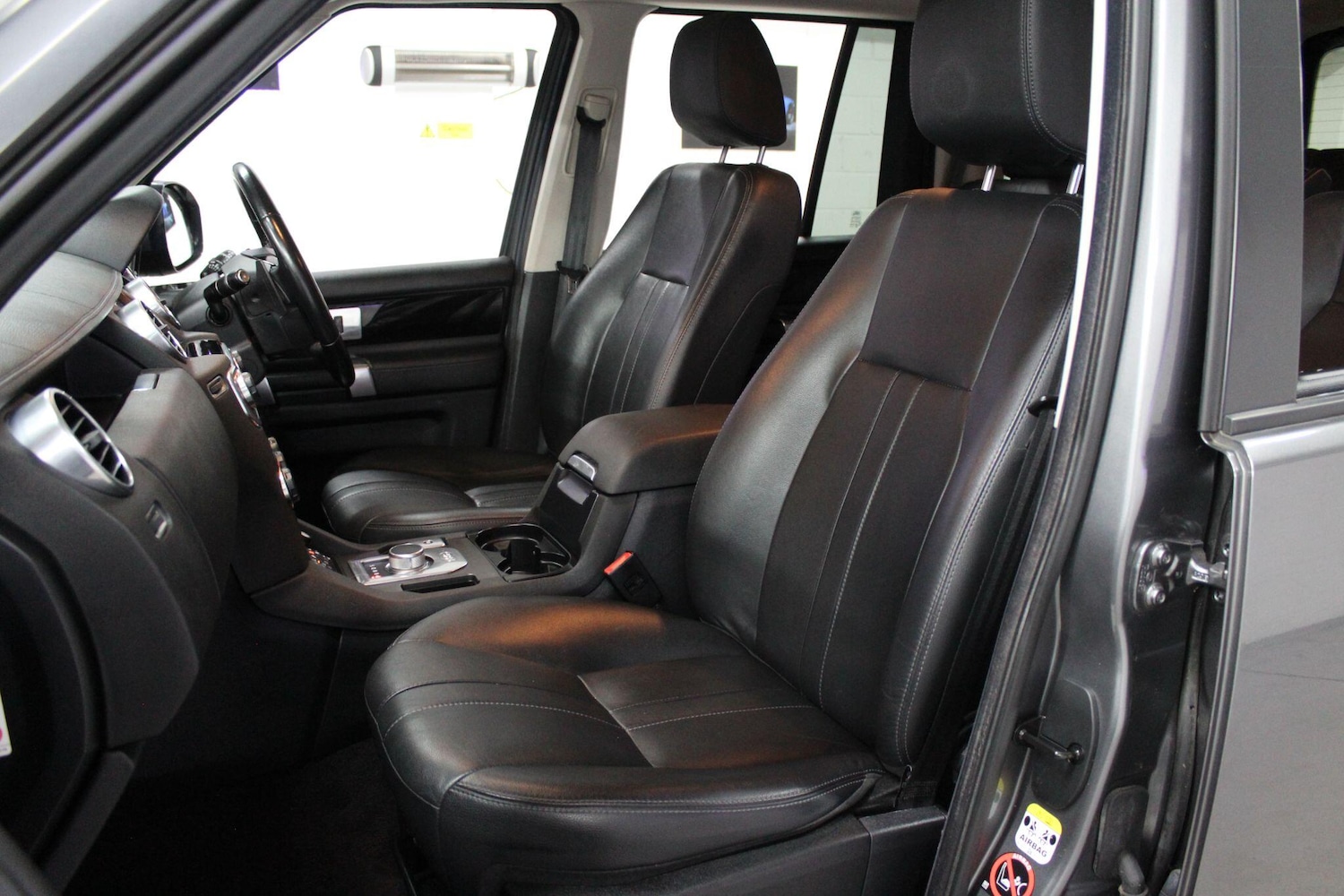 Used Land Rover Discovery 4 2014 for sale - 77190830: Photo 14