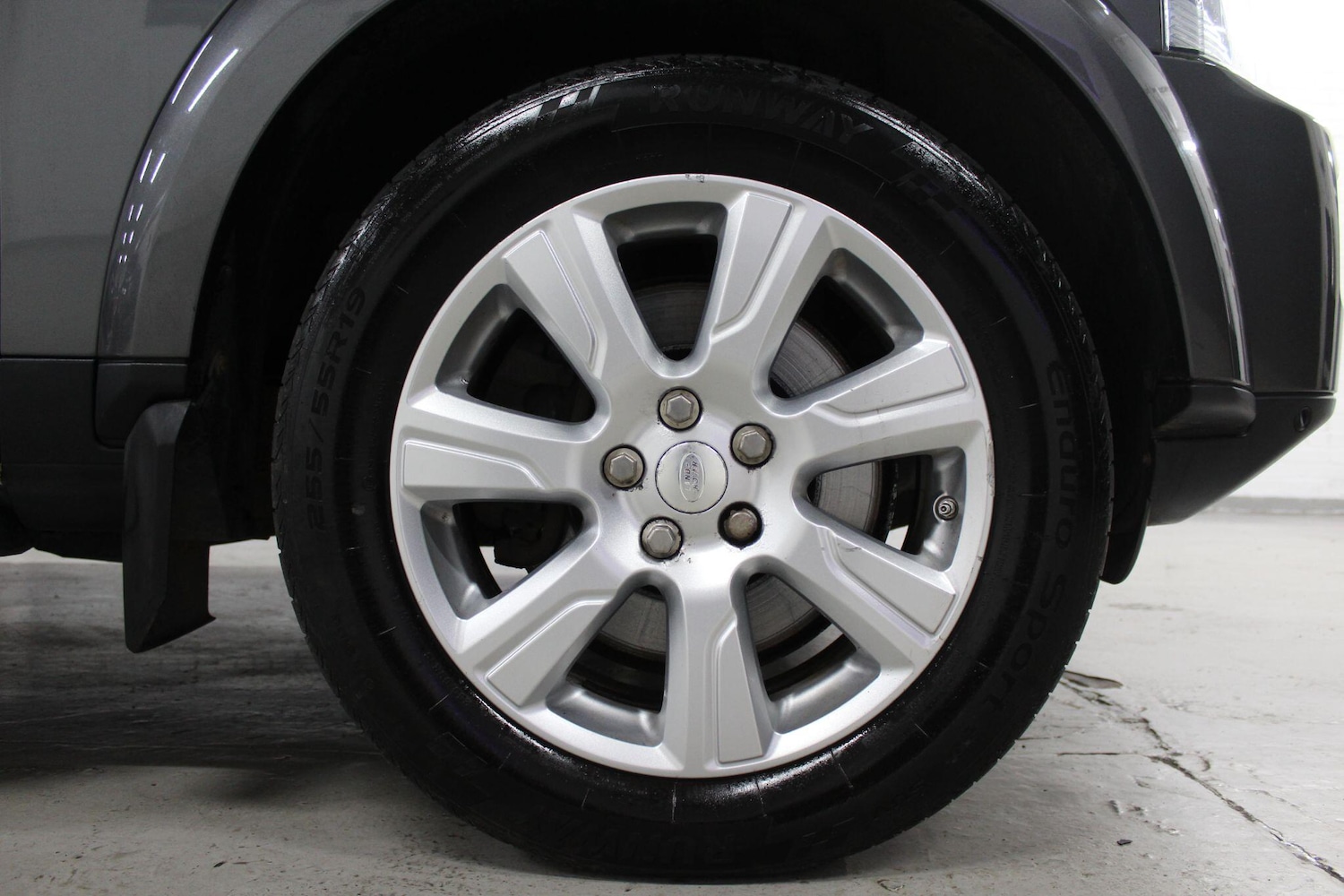 Used Land Rover Discovery 4 2014 for sale - 77190830: Photo 25