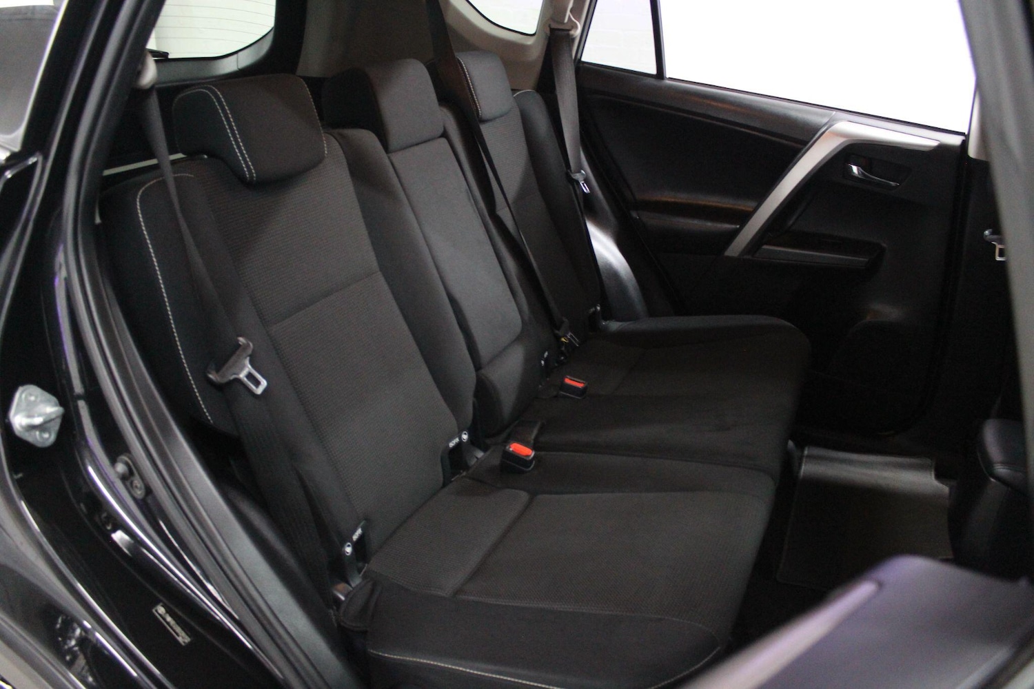 Used Toyota RAV4 2017 for sale - 77215828: Photo 18