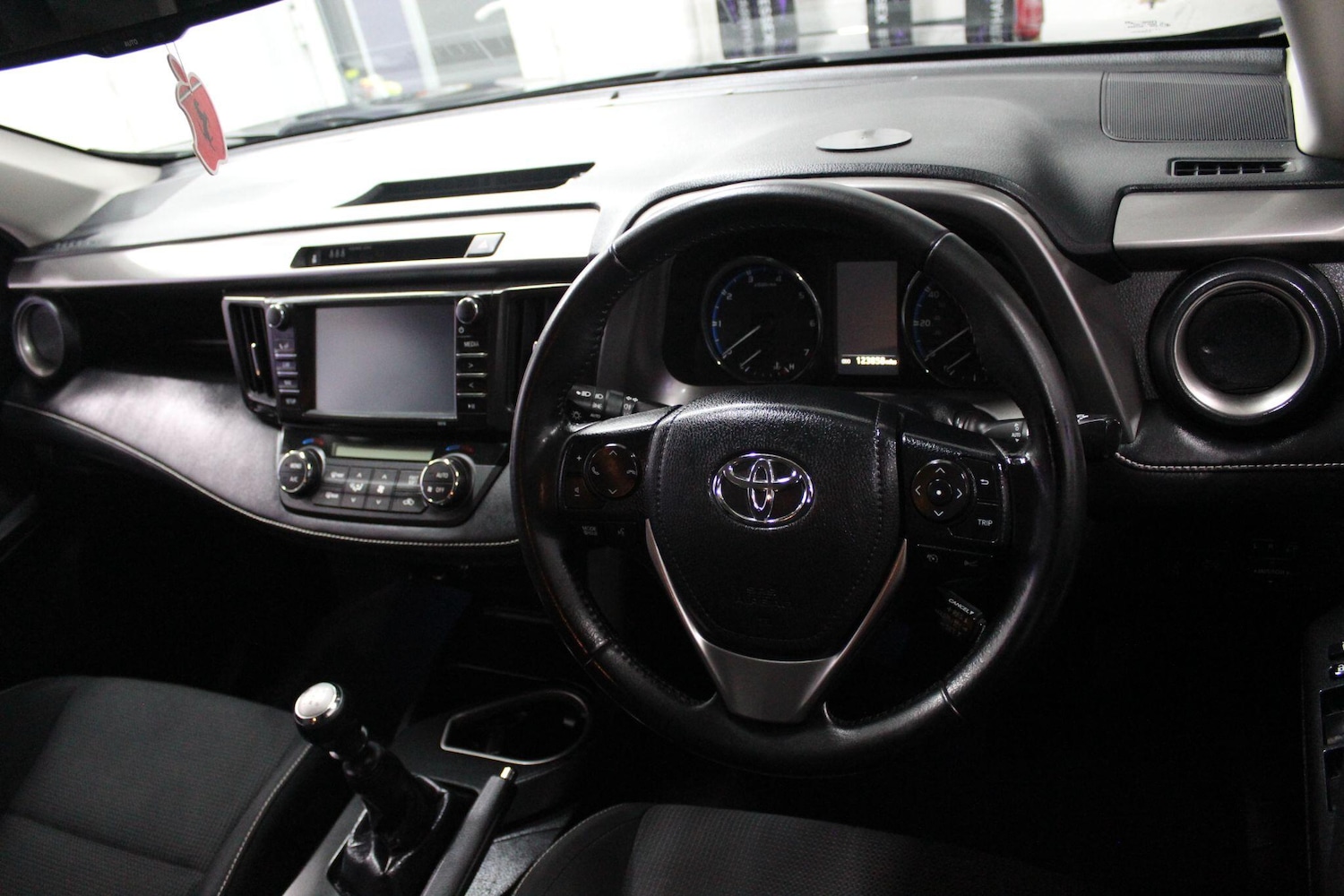 Used Toyota RAV4 2017 for sale - 77215828: Photo 20