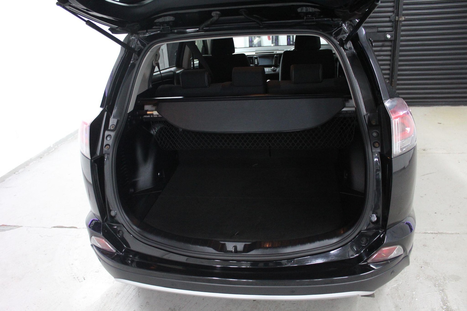 Used Toyota RAV4 2017 for sale - 77215828: Photo 21