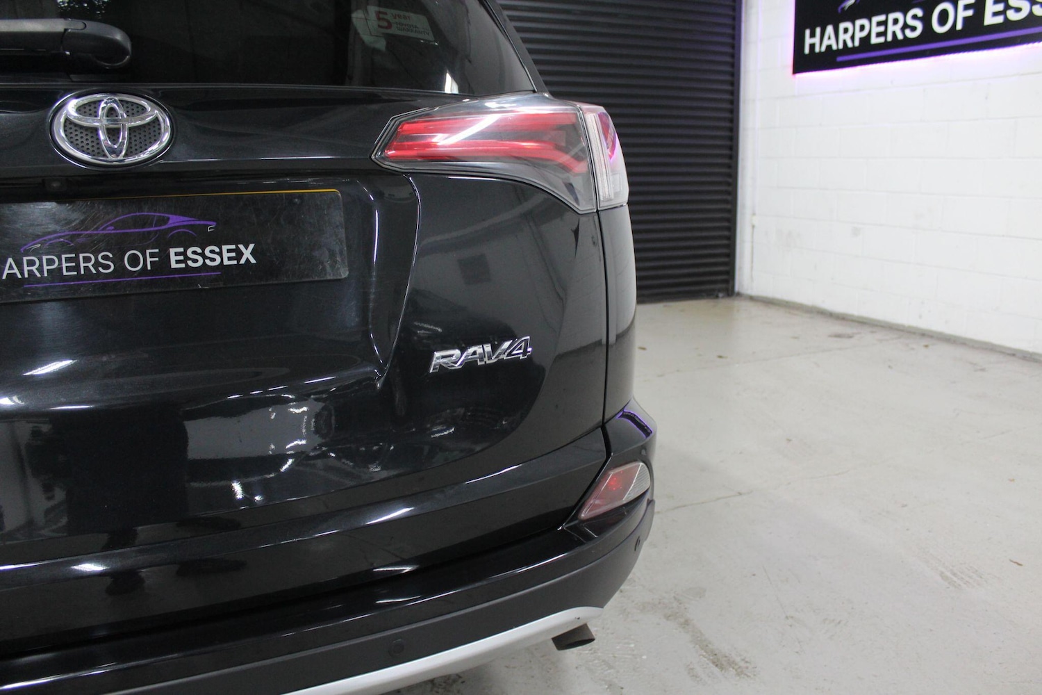 Used Toyota RAV4 2017 for sale - 77215828: Photo 30