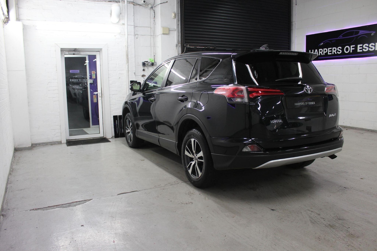 Used Toyota RAV4 2017 for sale - 77215828: Photo 6