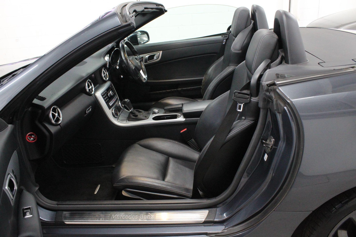 Used Mercedes-Benz SLK 2013 for sale - 76992957: Photo 24