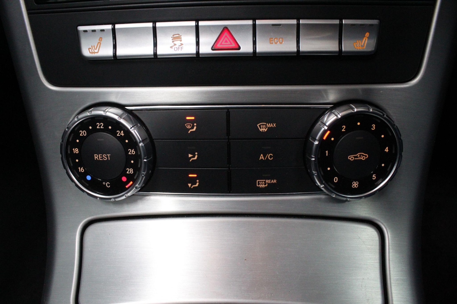 Used Mercedes-Benz SLK 2013 for sale - 76992957: Photo 40