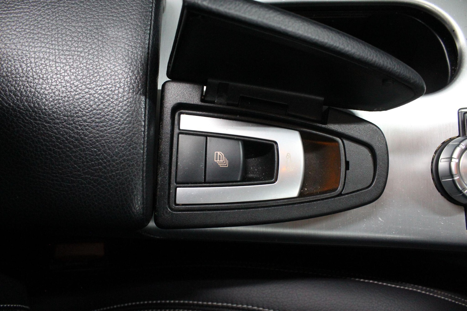 Used Mercedes-Benz SLK 2013 for sale - 76992957: Photo 42