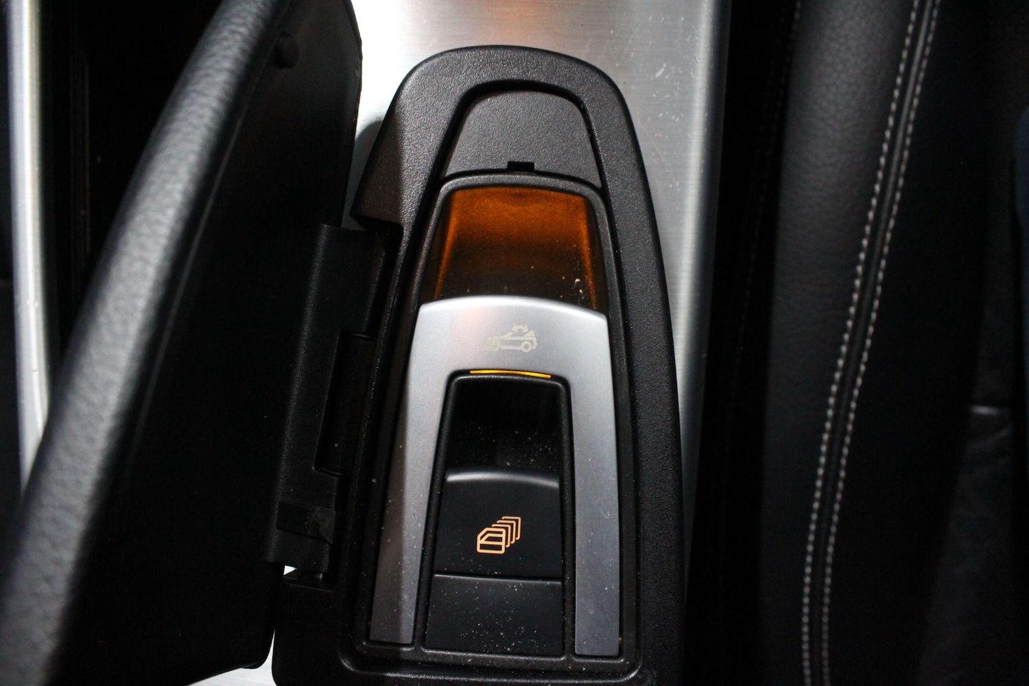 Used Mercedes-Benz SLK 2013 for sale - 76992957: Photo 44