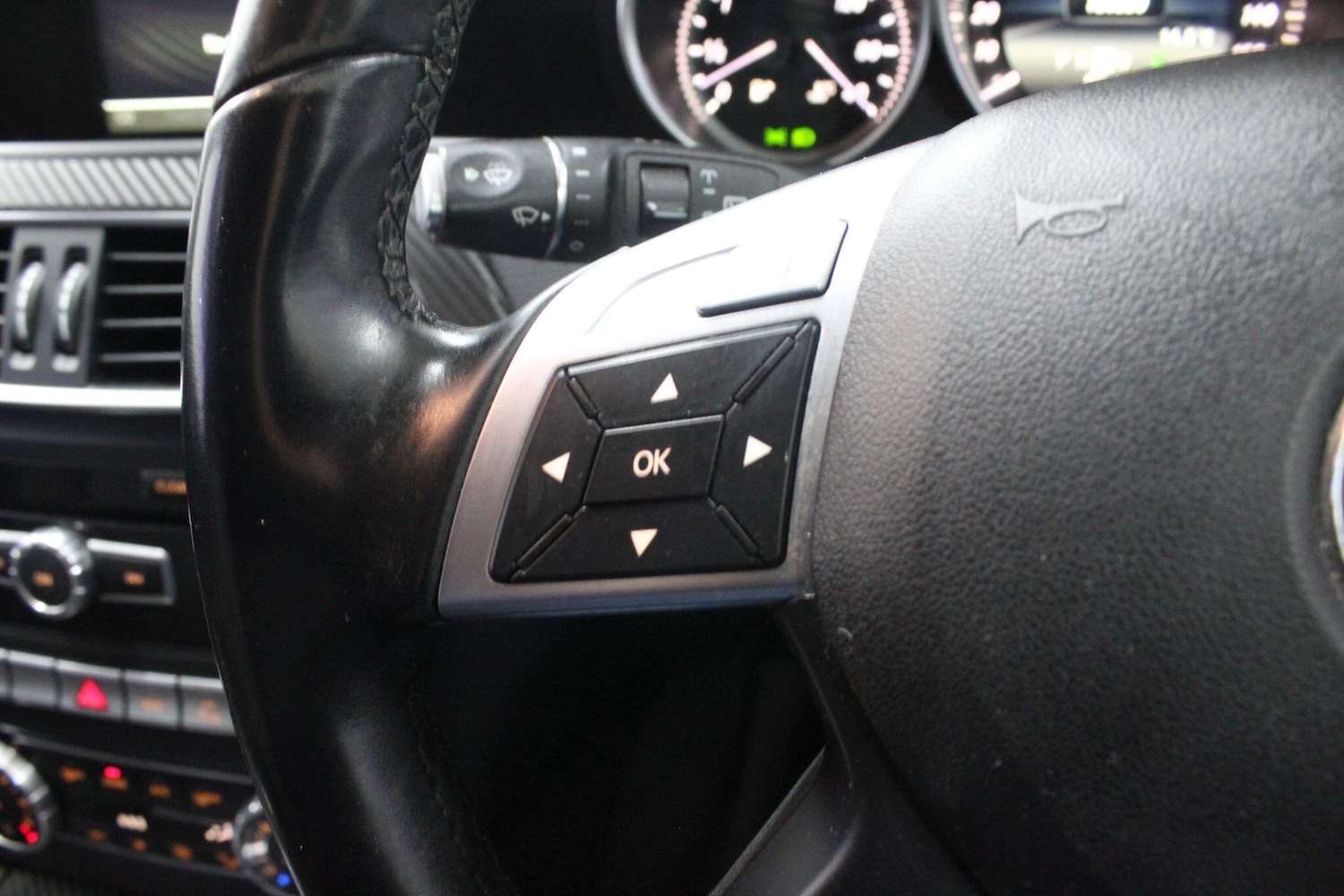 Used Mercedes-Benz C Class 2014 for sale - 76671602: Photo 32