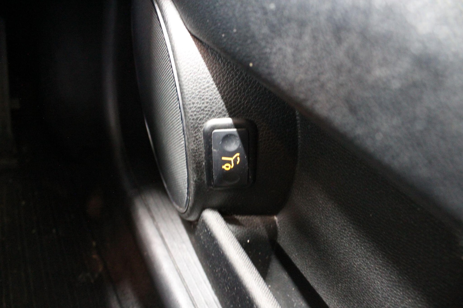 Used Mercedes-Benz C Class 2014 for sale - 76671602: Photo 35