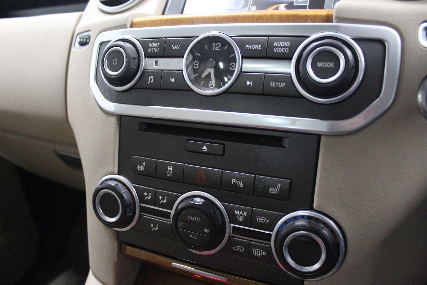 Used Land Rover Discovery 4 2016 for sale - 77424942: Photo 40