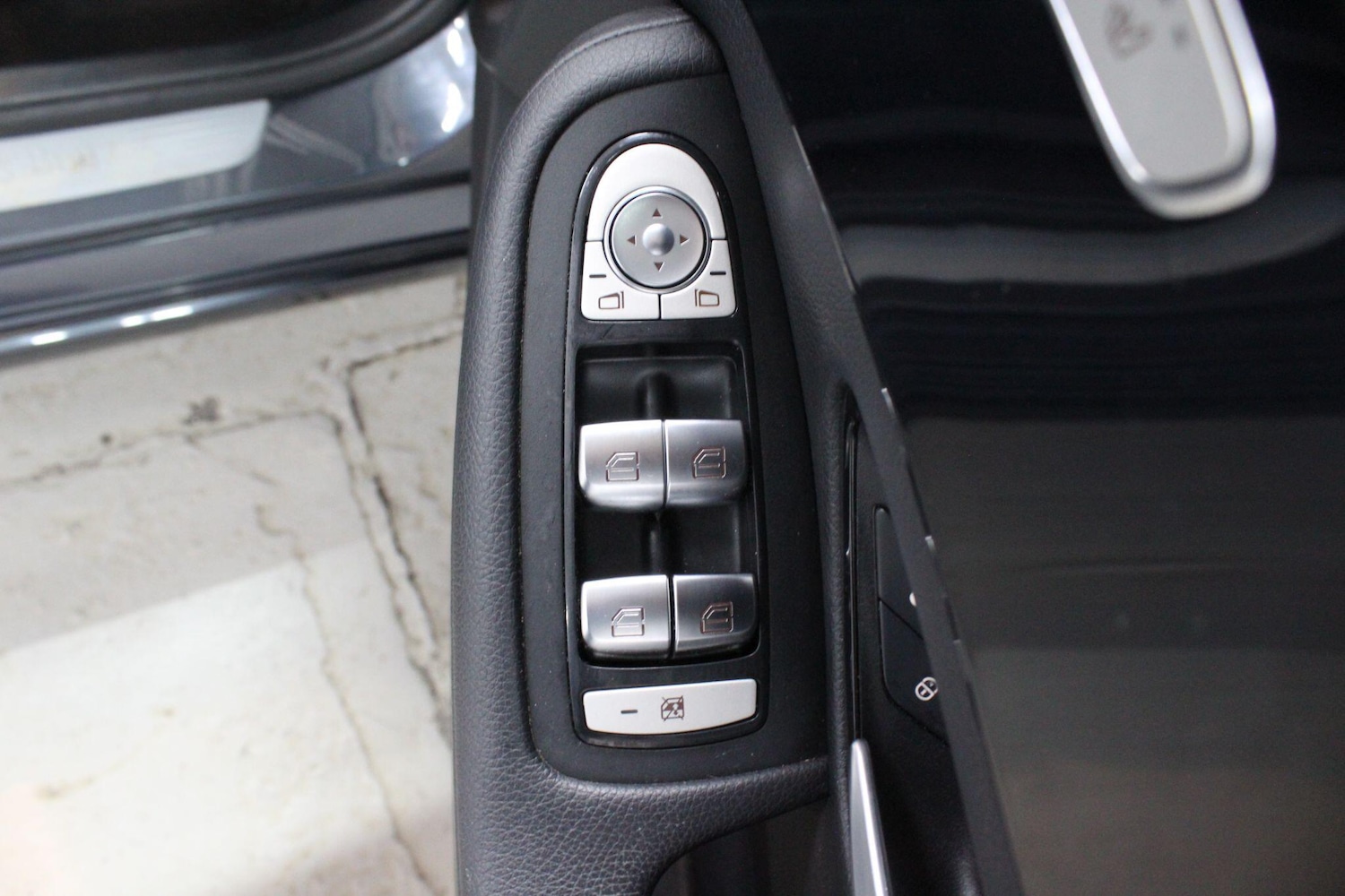 Used Mercedes-Benz C Class 2015 for sale - 76992533: Photo 41