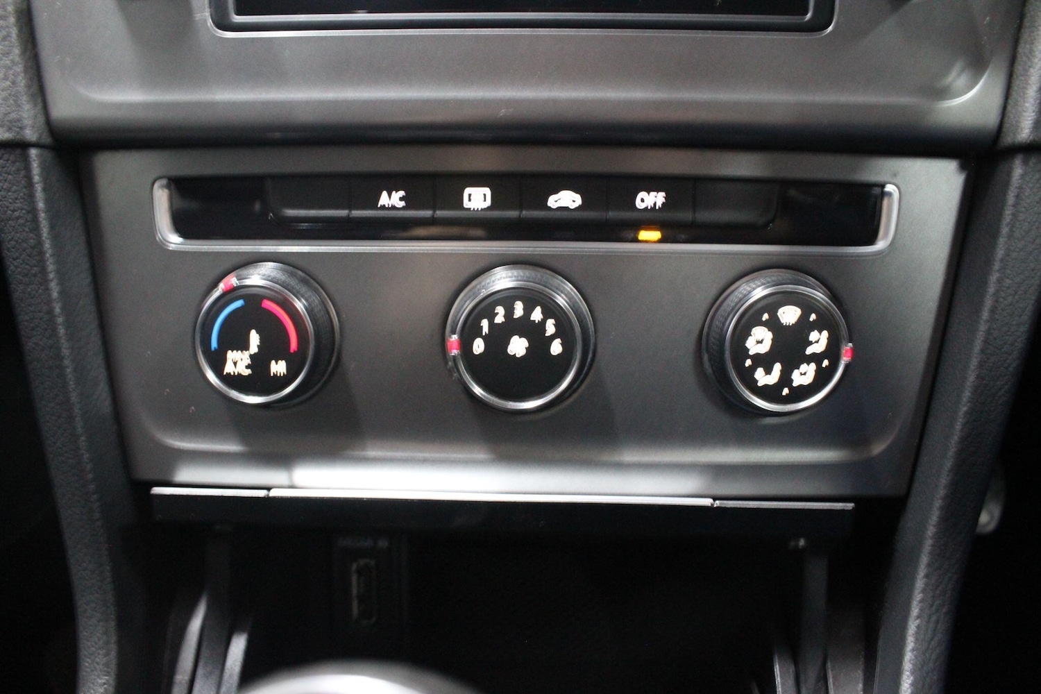 Used Volkswagen Golf 2013 for sale - 76484291: Photo 29