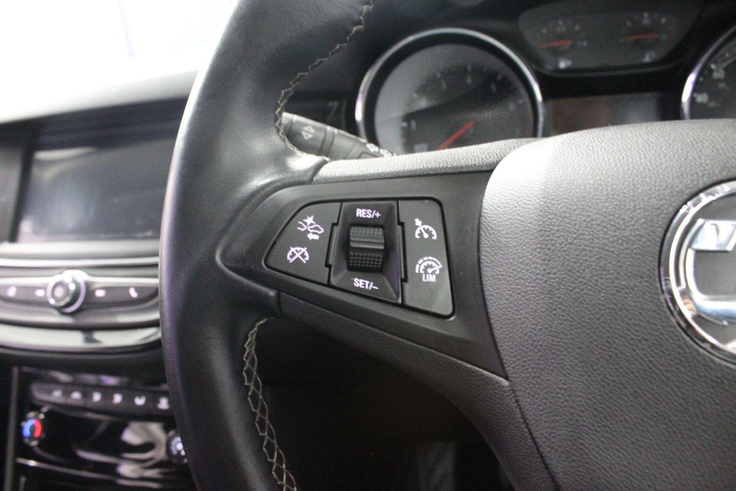 Used Vauxhall Astra 2019 for sale - 76440646: Photo 28