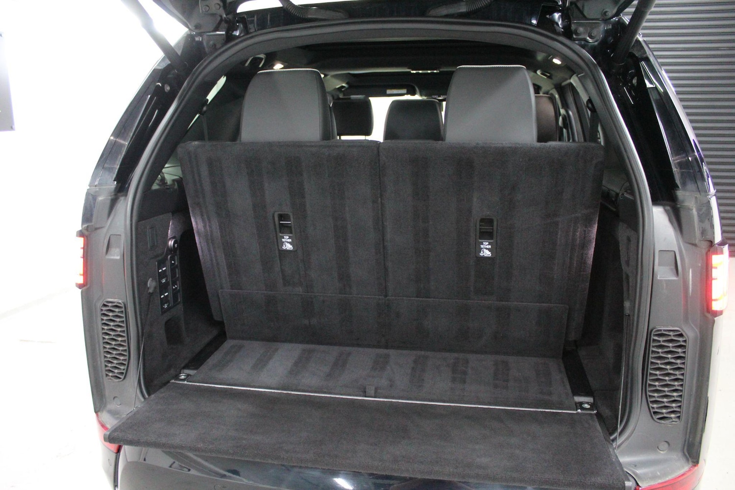 Used Land Rover Discovery 2019 for sale - 77238309: Photo 24