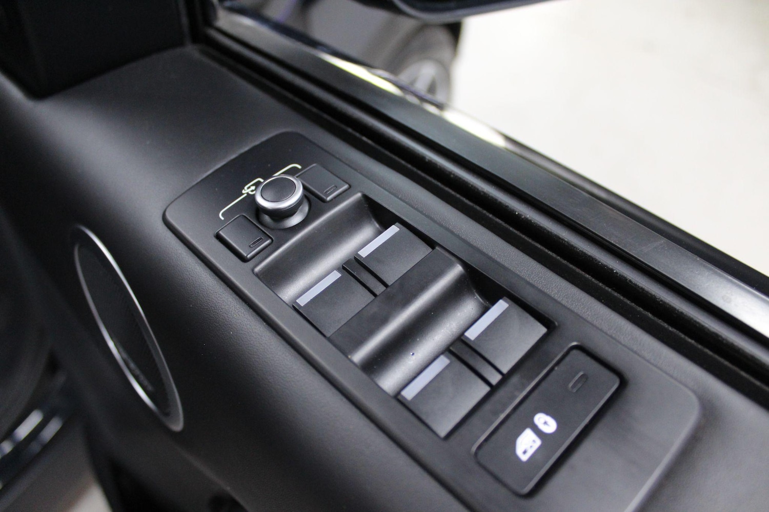 Used Land Rover Discovery 2019 for sale - 77238309: Photo 58