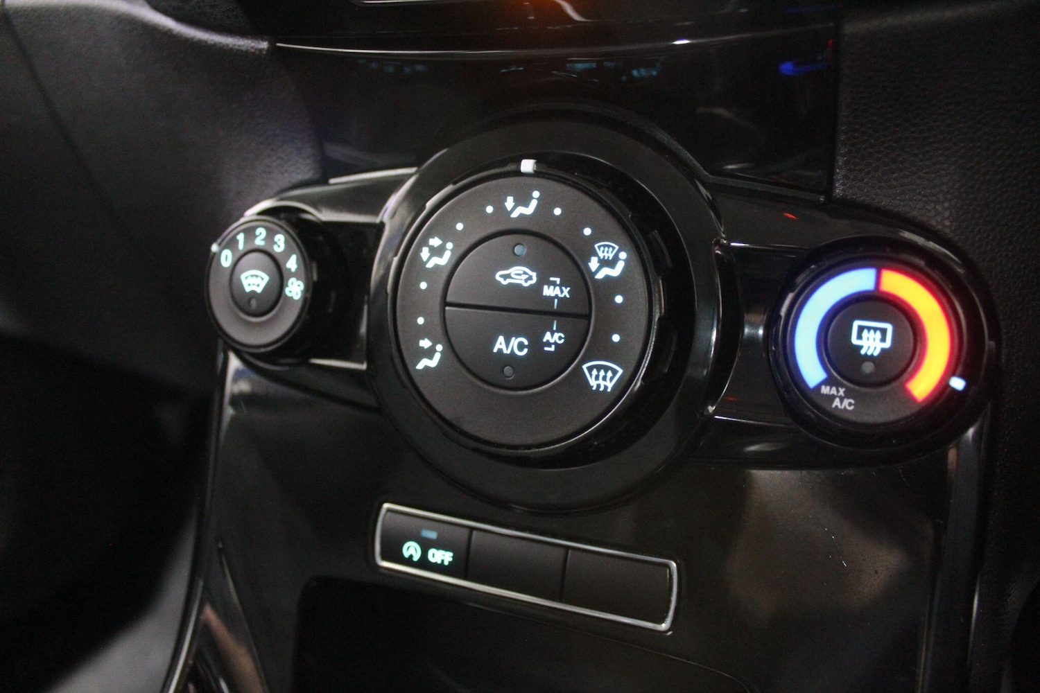 Used Ford Fiesta 2014 for sale - 78072744: Photo 25