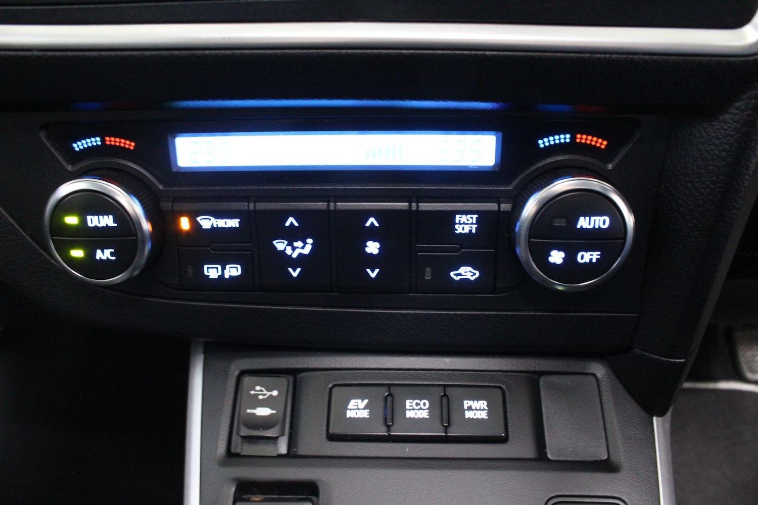 Used Toyota Auris 2015 for sale - 76801876: Photo 39