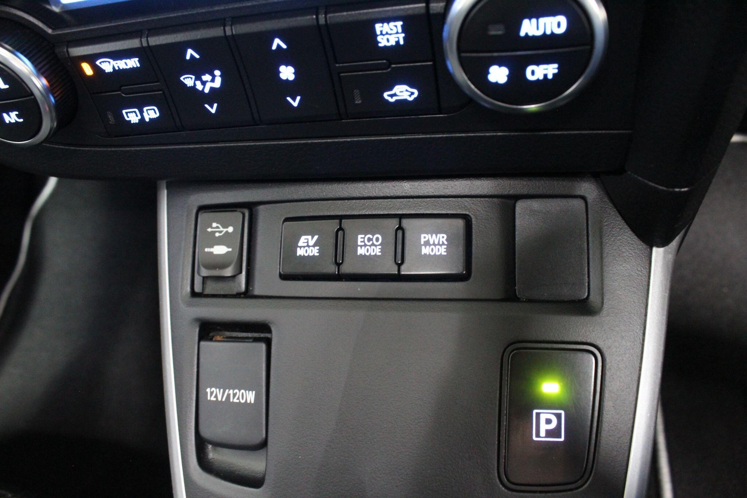 Used Toyota Auris 2015 for sale - 76801876: Photo 42