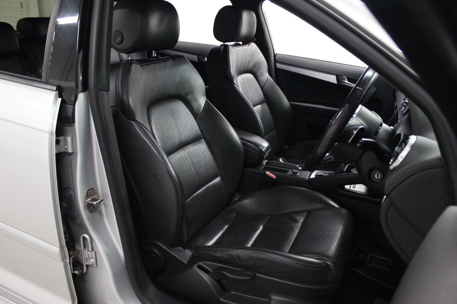 Used Audi S3 2010 for sale - 76865694: Photo 25