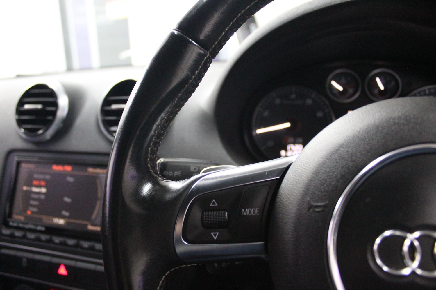 Used Audi S3 2010 for sale - 76865694: Photo 35