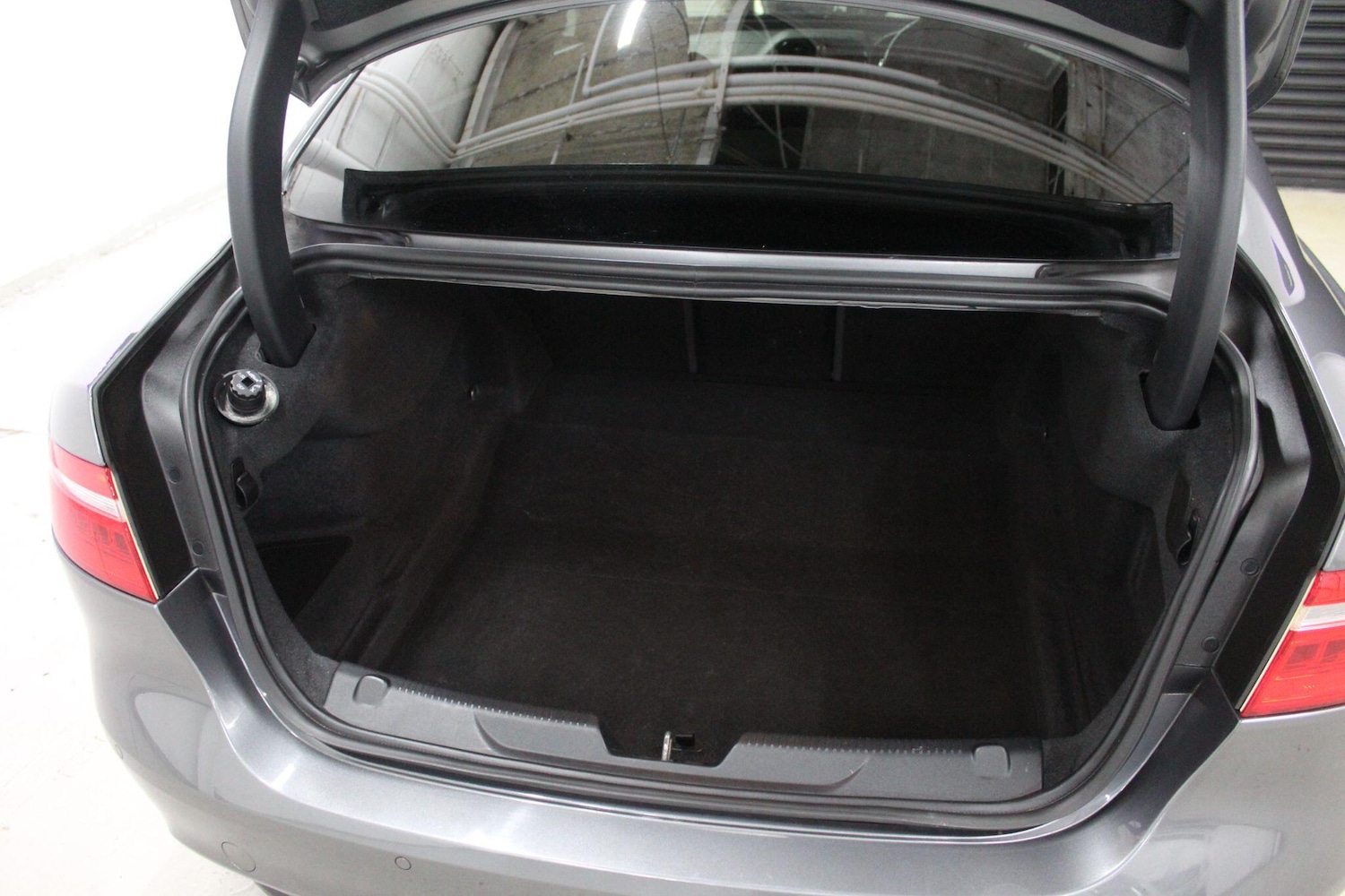 Used Jaguar XE 2017 for sale - 77670480: Photo 21