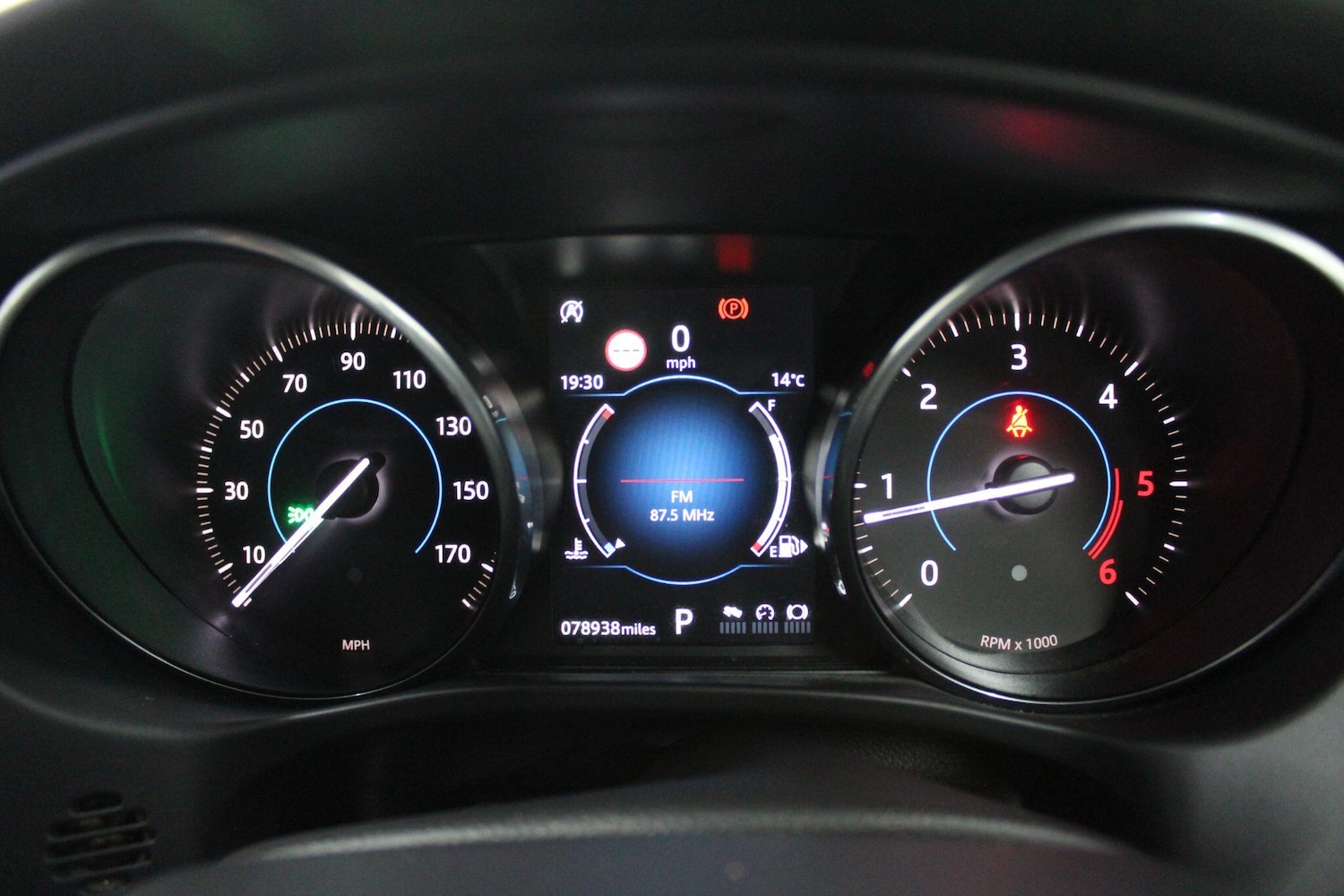 Used Jaguar XE 2017 for sale - 77670480: Photo 22