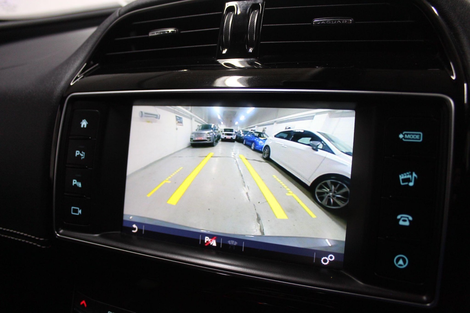 Used Jaguar XE 2017 for sale - 77670480: Photo 24