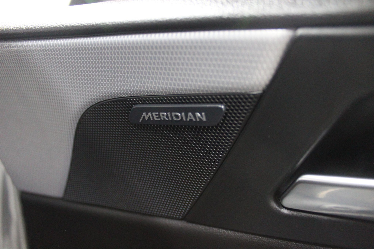 Used Jaguar XE 2017 for sale - 77670480: Photo 28