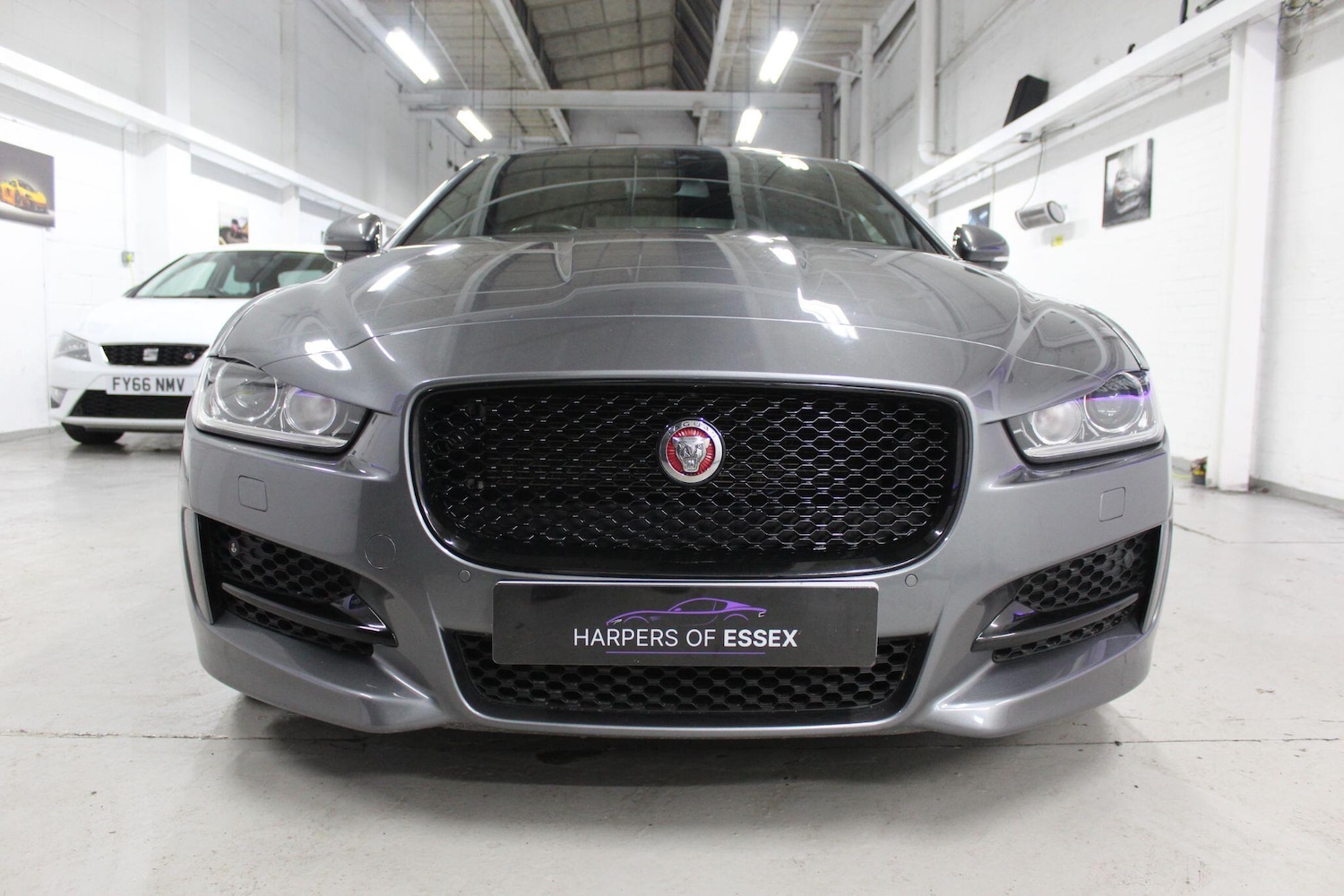 Used Jaguar XE 2017 for sale - 77670480: Photo 3