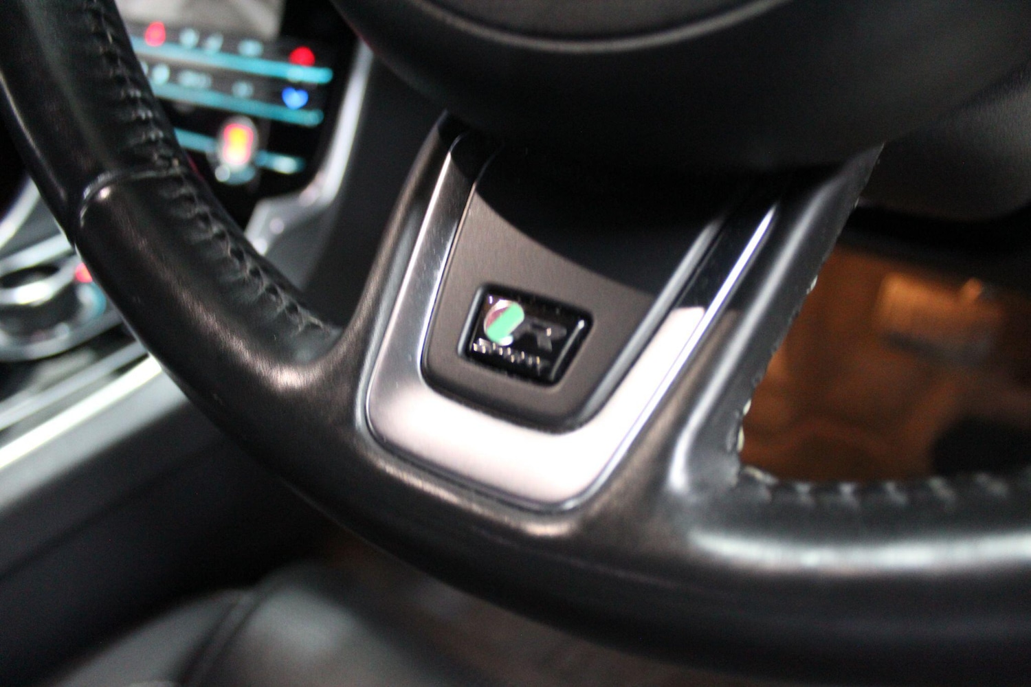 Used Jaguar XE 2017 for sale - 77670480: Photo 33