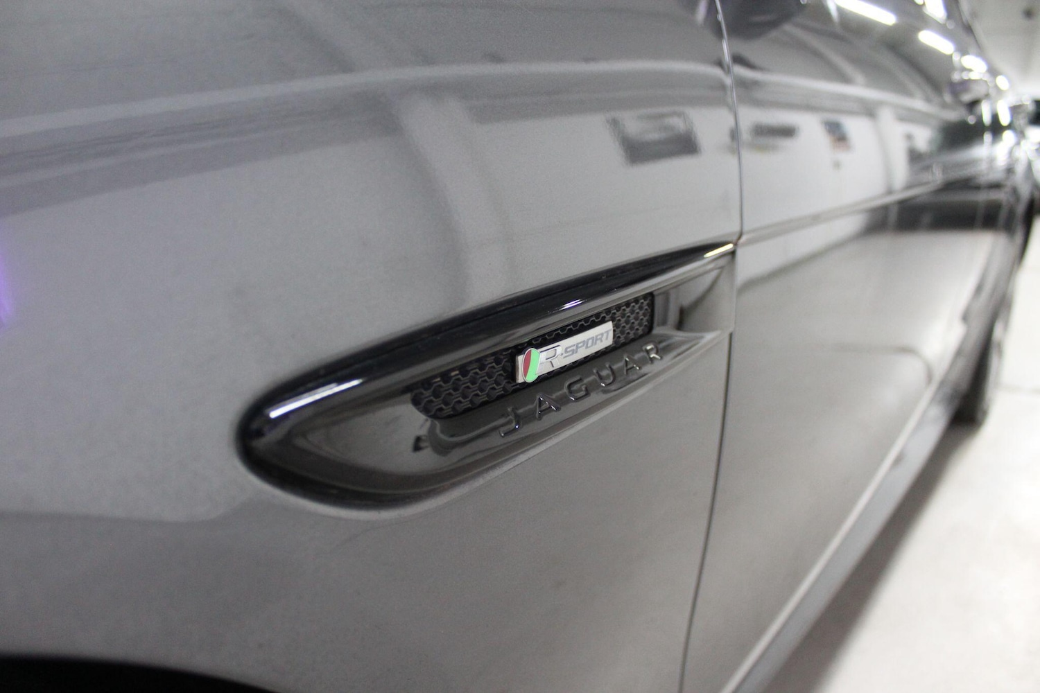 Used Jaguar XE 2017 for sale - 77670480: Photo 34