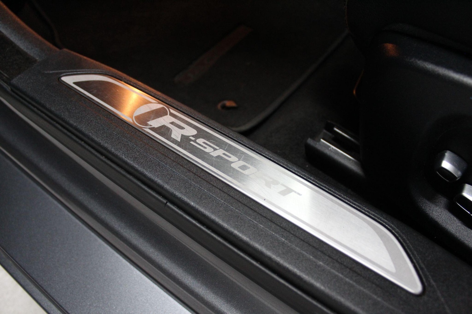 Used Jaguar XE 2017 for sale - 77670480: Photo 37