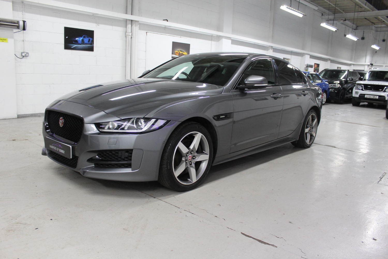 Used Jaguar XE 2017 for sale - 77670480: Photo 4