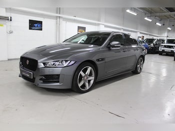 Used Jaguar XE 2017 for sale - 77670480: Photo