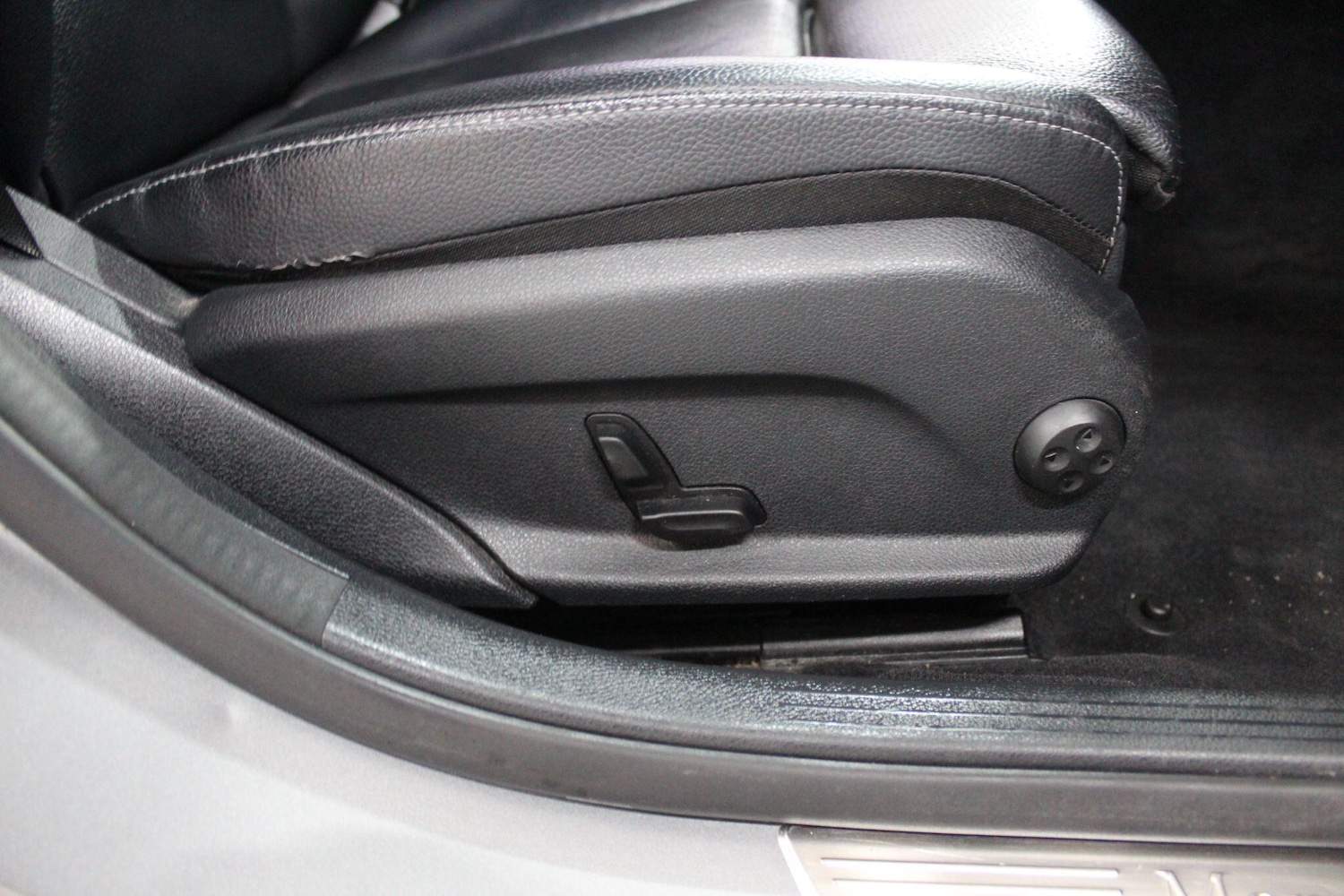 Used Mercedes-Benz C Class 2016 for sale - 76898572: Photo 30