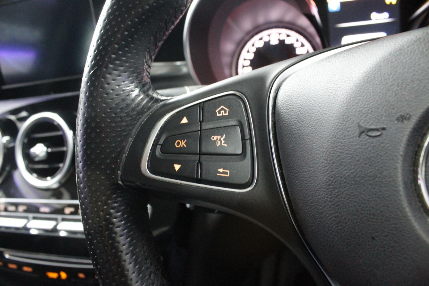 Used Mercedes-Benz C Class 2015 for sale - 76399147: Photo 23