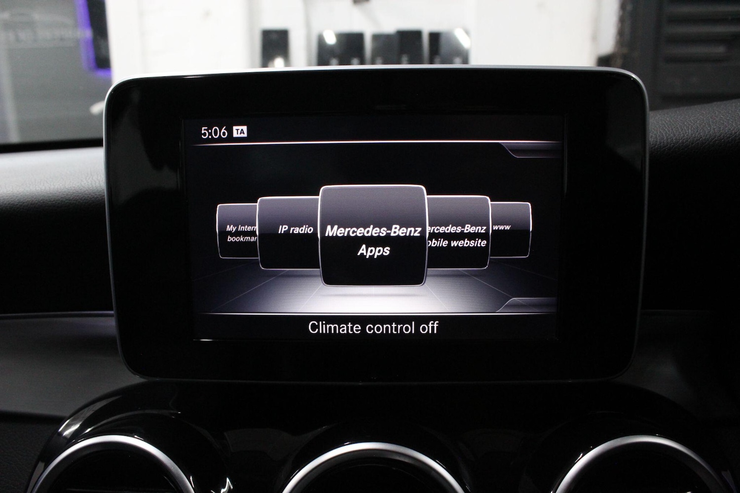 Used Mercedes-Benz C Class 2015 for sale - 76399147: Photo 30