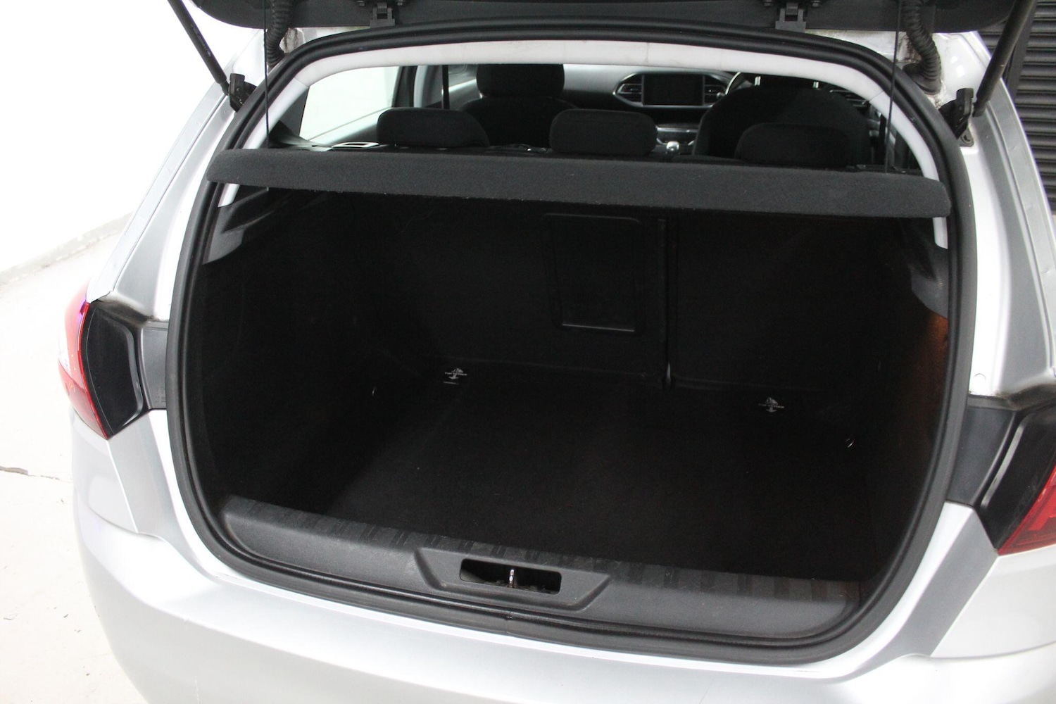 Used Peugeot 308 2014 for sale - 77769027: Photo 21