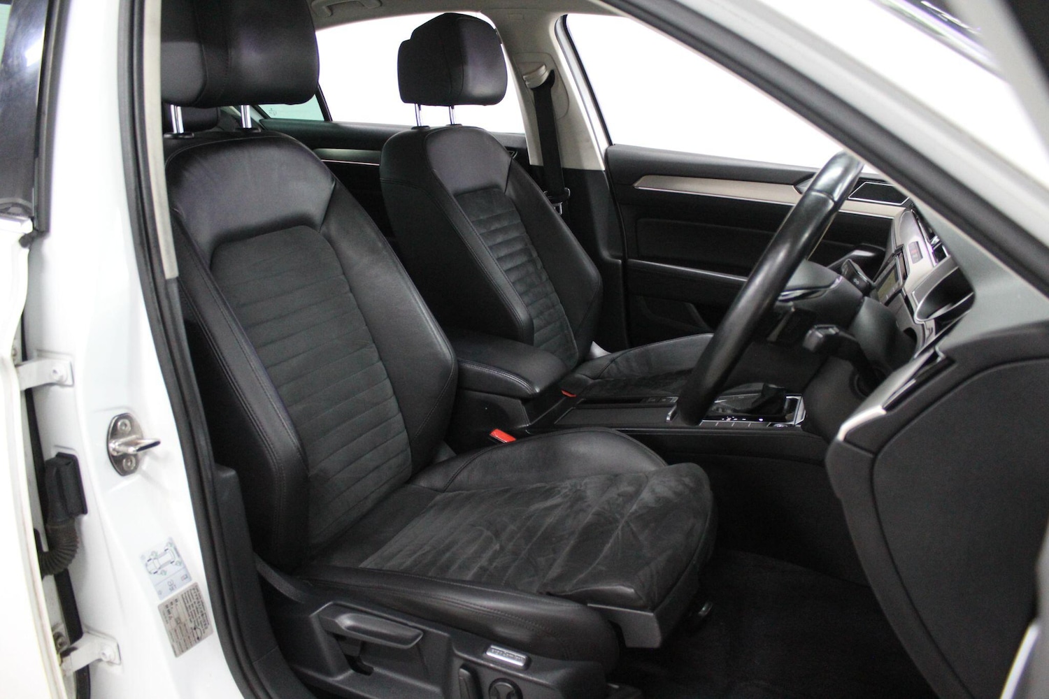 Used Volkswagen Passat for sale - 77625575: Photo 12