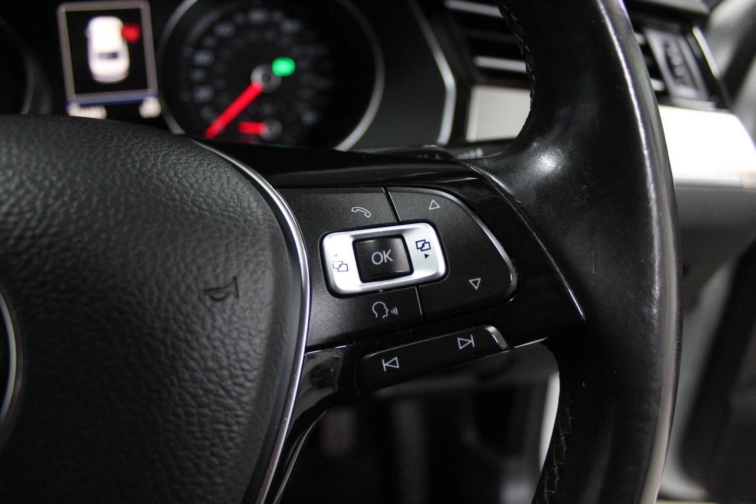 Used Volkswagen Passat for sale - 77625575: Photo 32