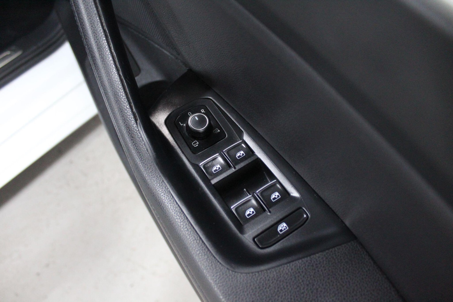 Used Volkswagen Passat for sale - 77625575: Photo 36