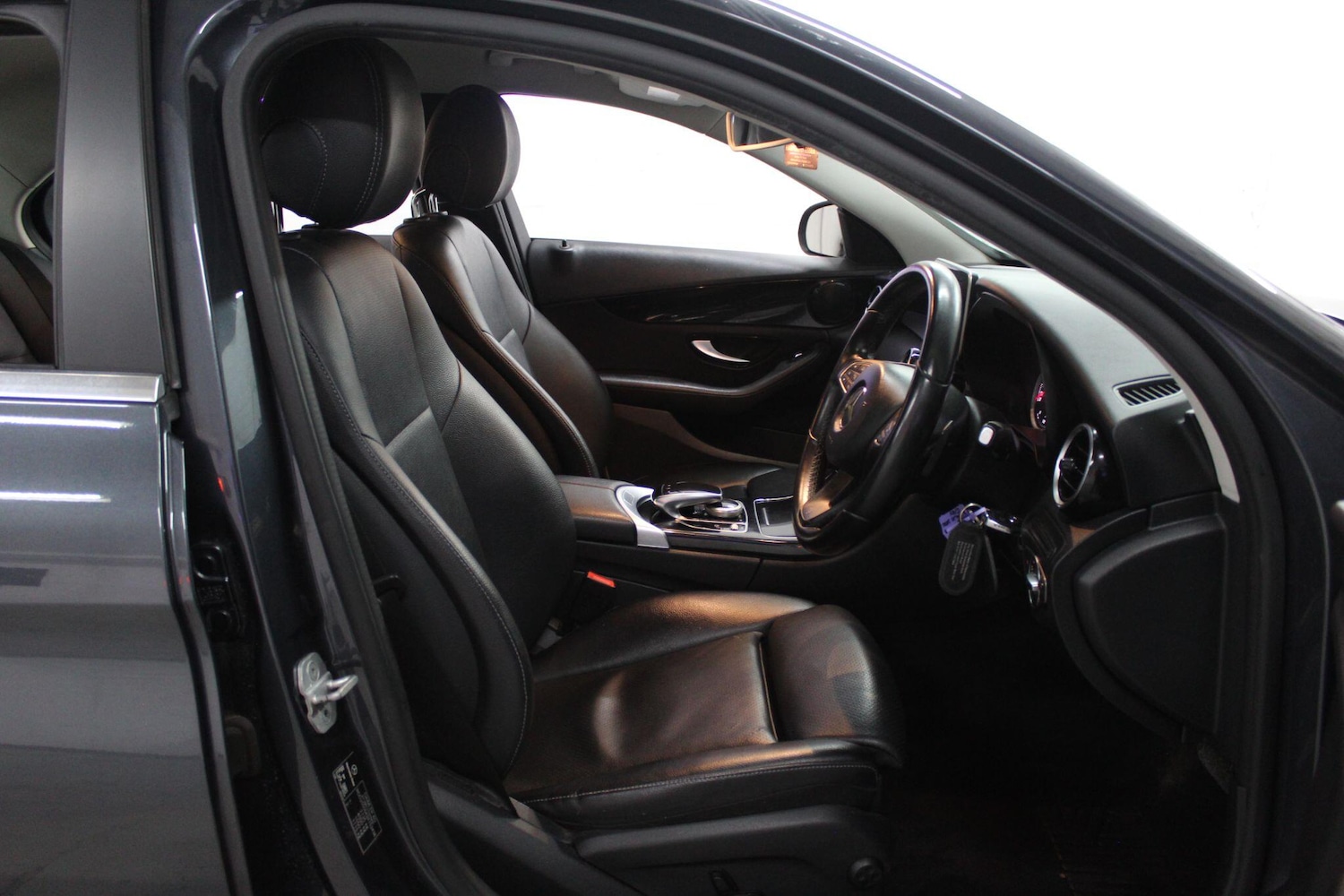 Used Mercedes-Benz C Class 2016 for sale - 76899447: Photo 11