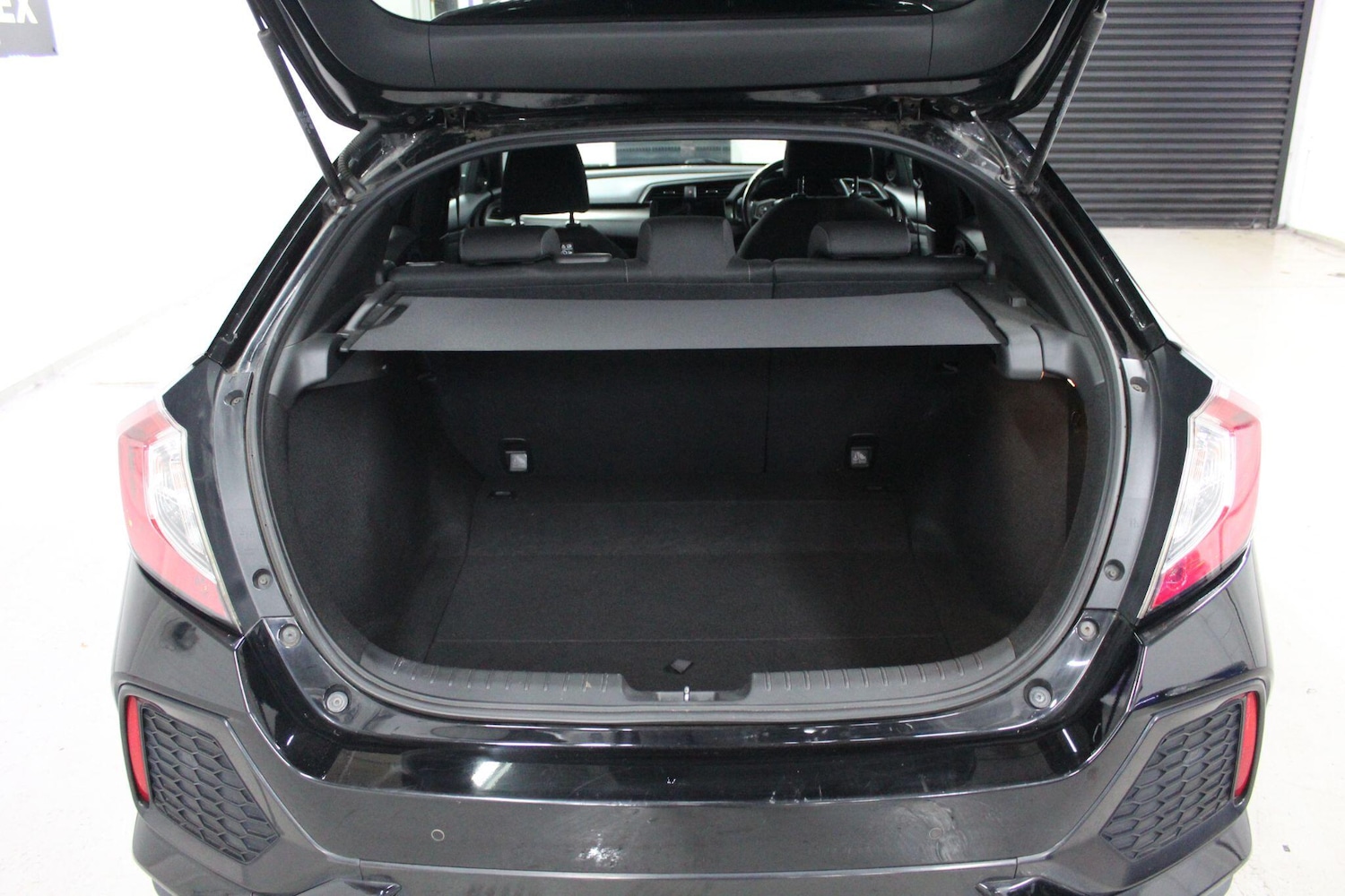 Used Honda Civic 2017 for sale - 76886505: Photo 17