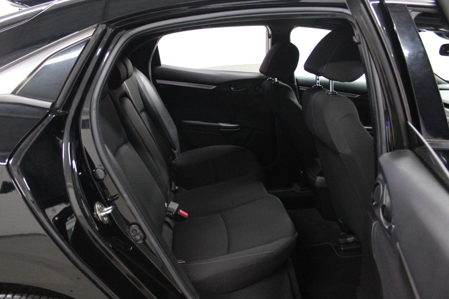 Used Honda Civic 2017 for sale - 76886505: Photo 21