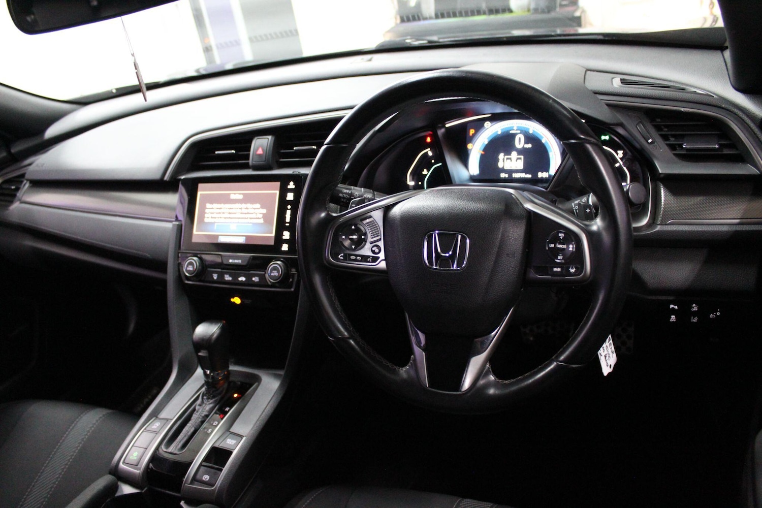 Used Honda Civic 2017 for sale - 76886505: Photo 27